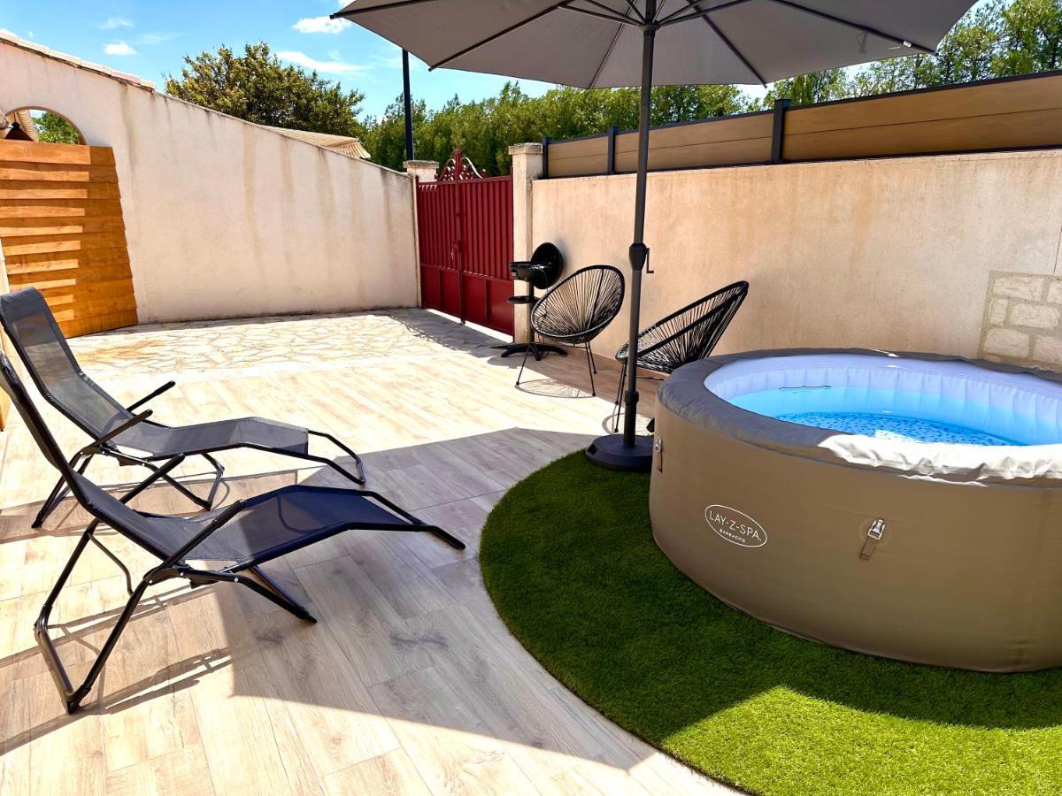 Maison De Charme Avec Jacuzzi Molleges Extérieur photo